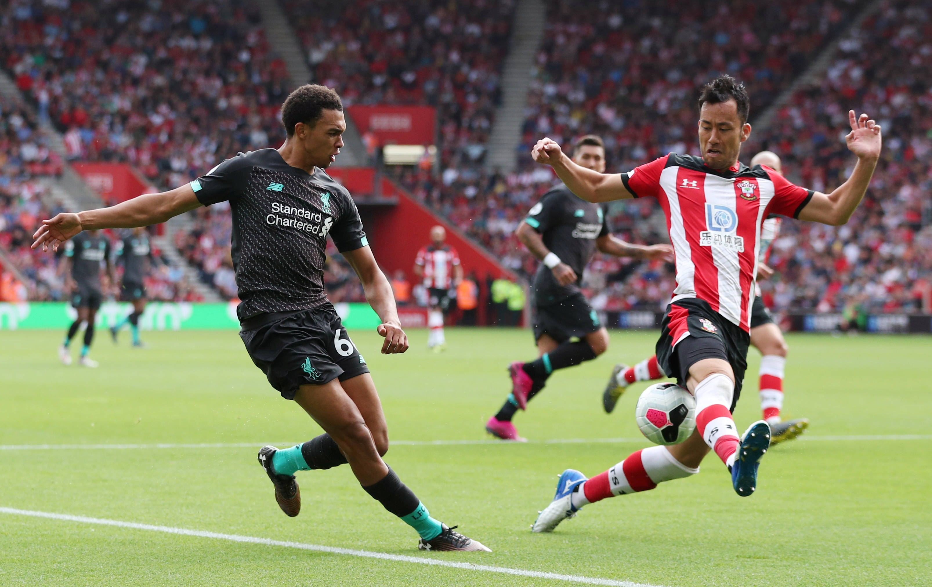 转会期突围战来临，孟菲斯灰熊围绕英超防线松动，气氛紧张，身体对抗强度拉满(孟菲斯灰熊队比赛)