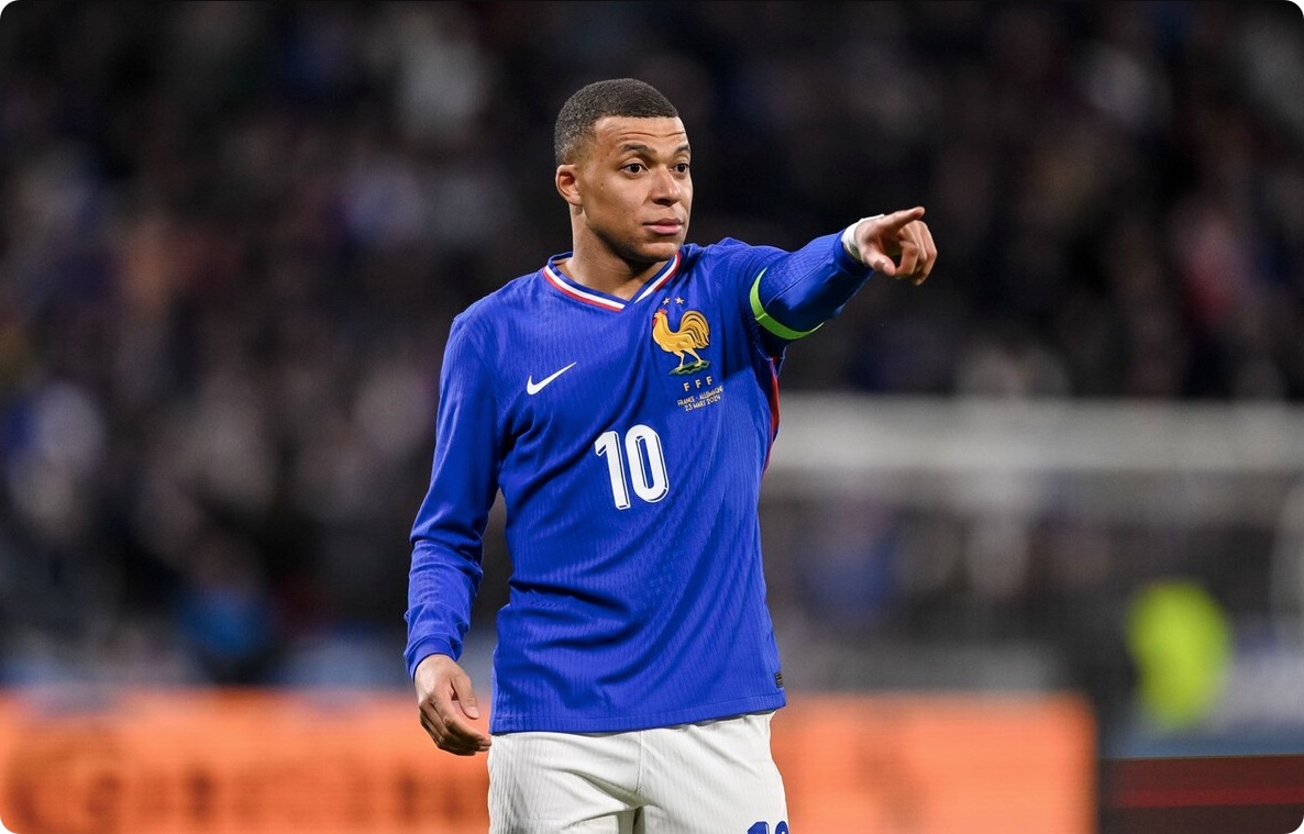 关于德国国家队迎葡超关键赛；赛前再遭质疑；目标明确；年轻球员获得机会的信息